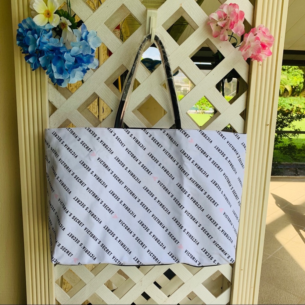 Victoria’s Secret tote bag